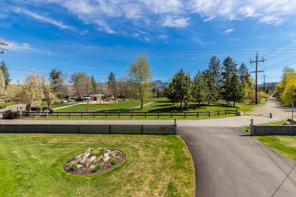 









980


Gerstmar

Road,
Kelowna,




BC
V1X 4B8

