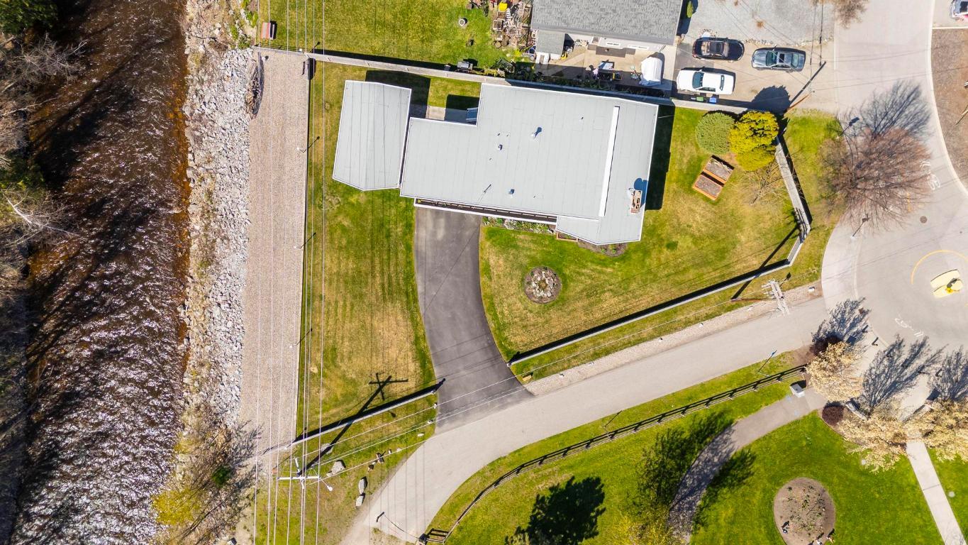 









980


Gerstmar

Road,
Kelowna,




BC
V1X 4B8

