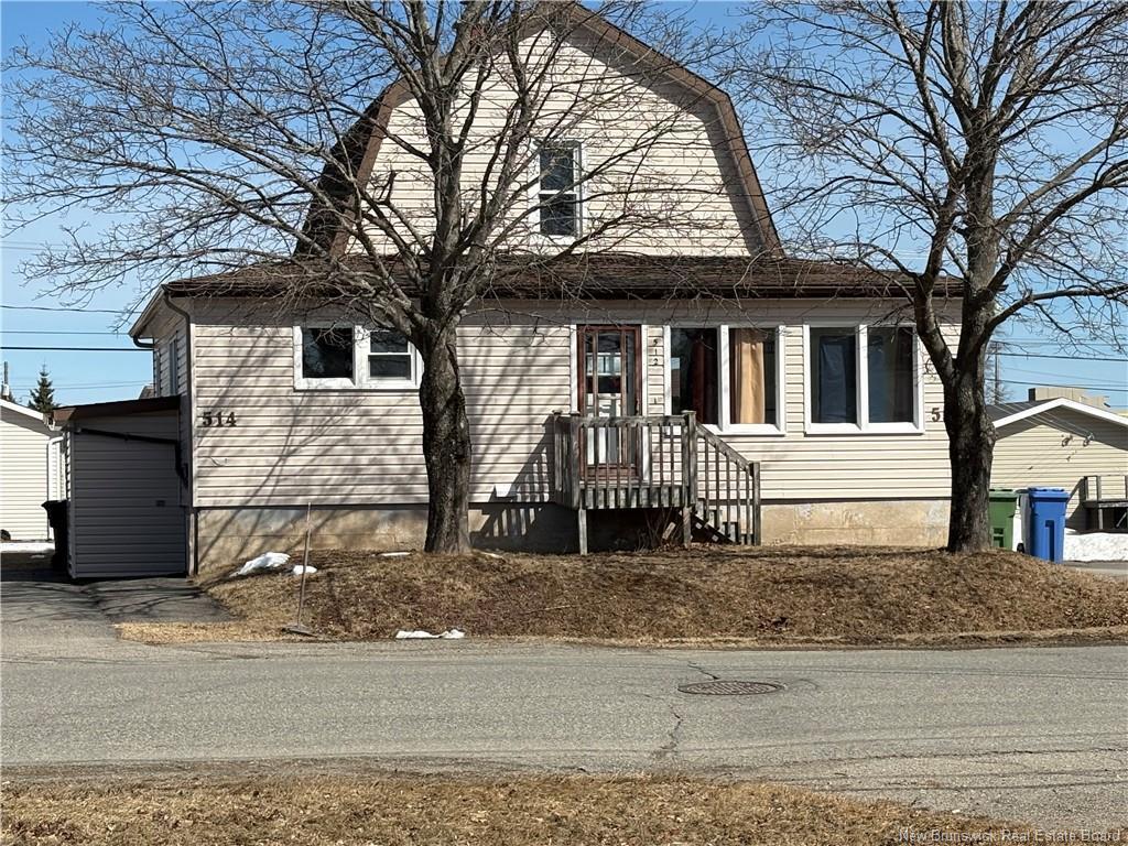 









510


Appleby

ST,
Bathurst,




NB
E2A 3L2

