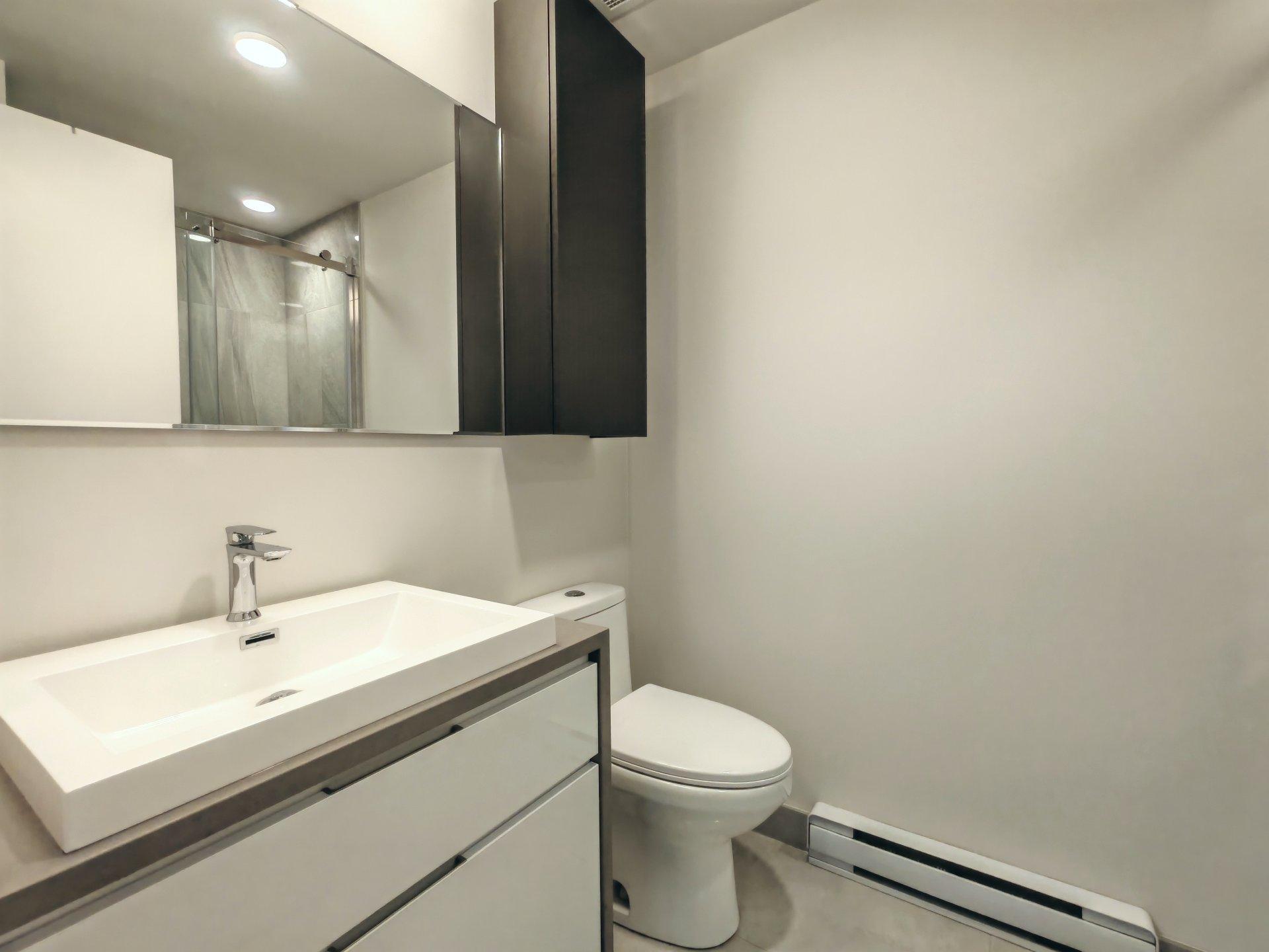 









1288


Rue St-Antoine O.

, 5201,
Montréal (Ville-Marie),




QC
H3C0X6

