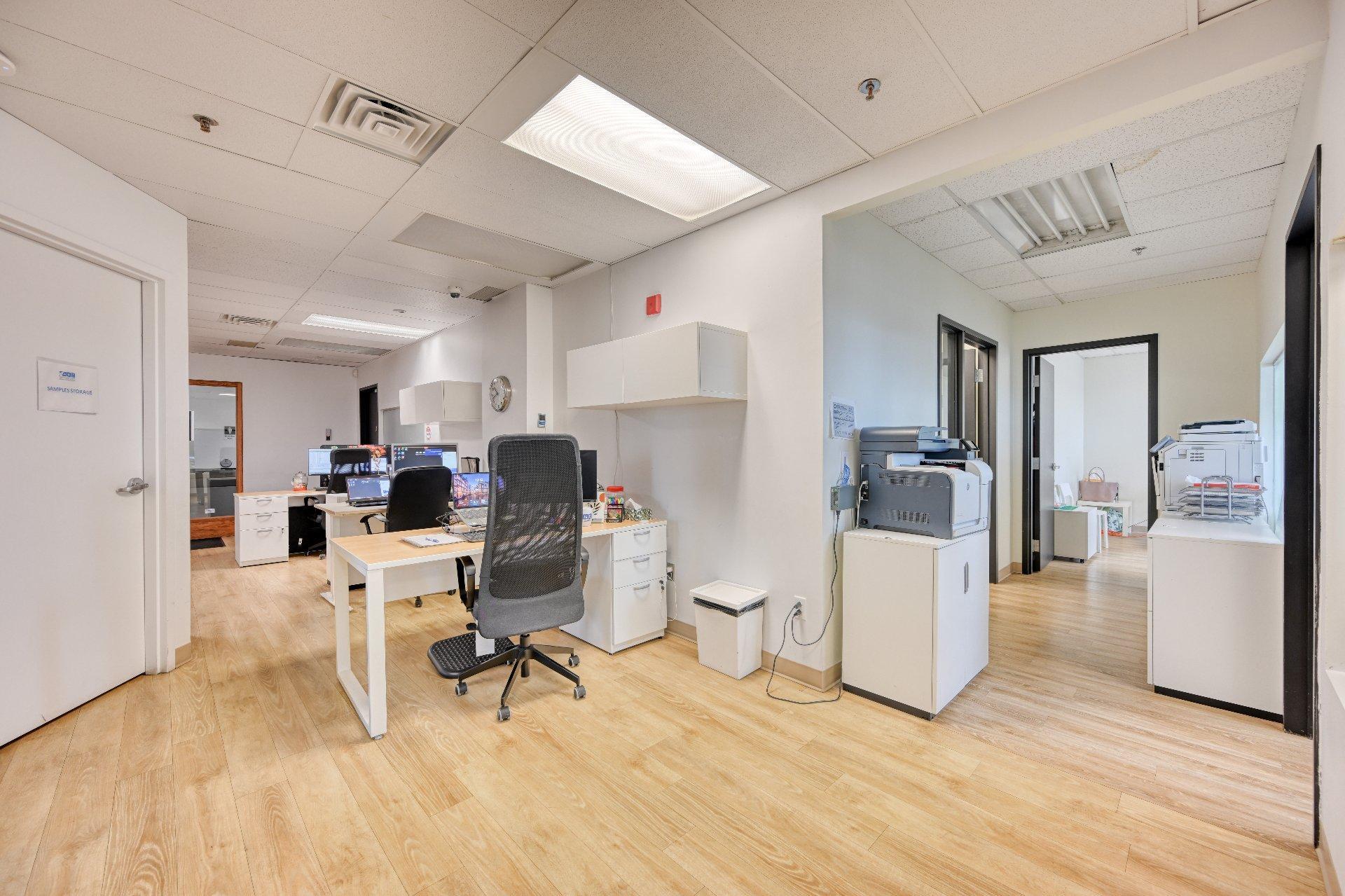 









5160


Boul. Décarie

, 340,
Montréal (Côte-des-Neiges/Notre-Dame-de-Grâce),




QC
H3X2H9

