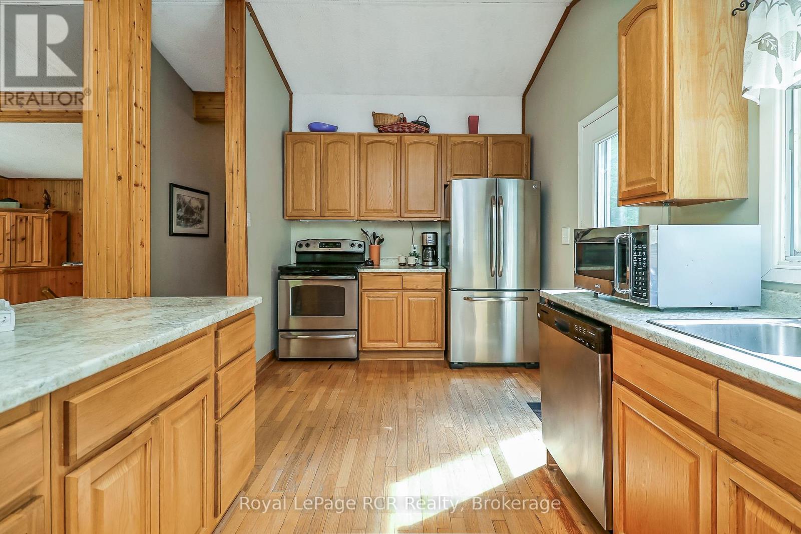 












112 CAMERON STREET

,
Blue Mountains,




Ontario
N0H2P0

