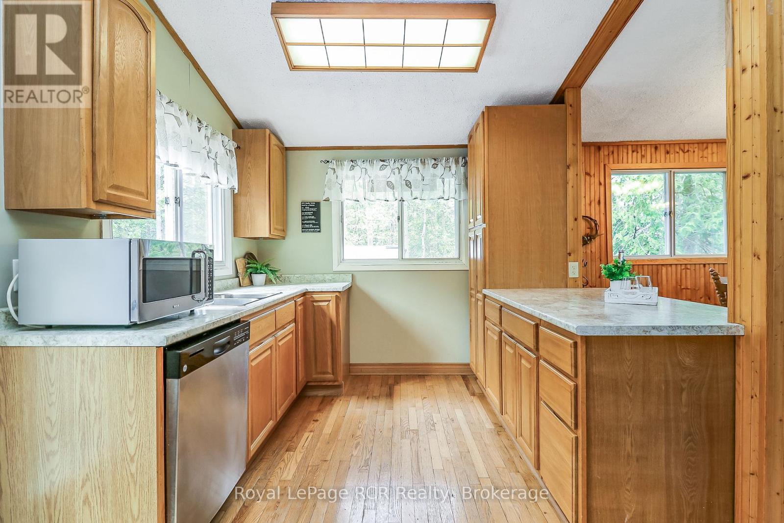 












112 CAMERON STREET

,
Blue Mountains,




Ontario
N0H2P0

