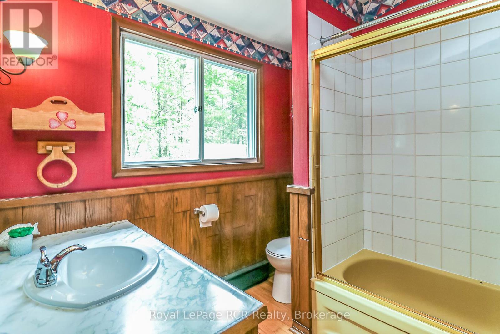 












112 CAMERON STREET

,
Blue Mountains,




Ontario
N0H2P0

