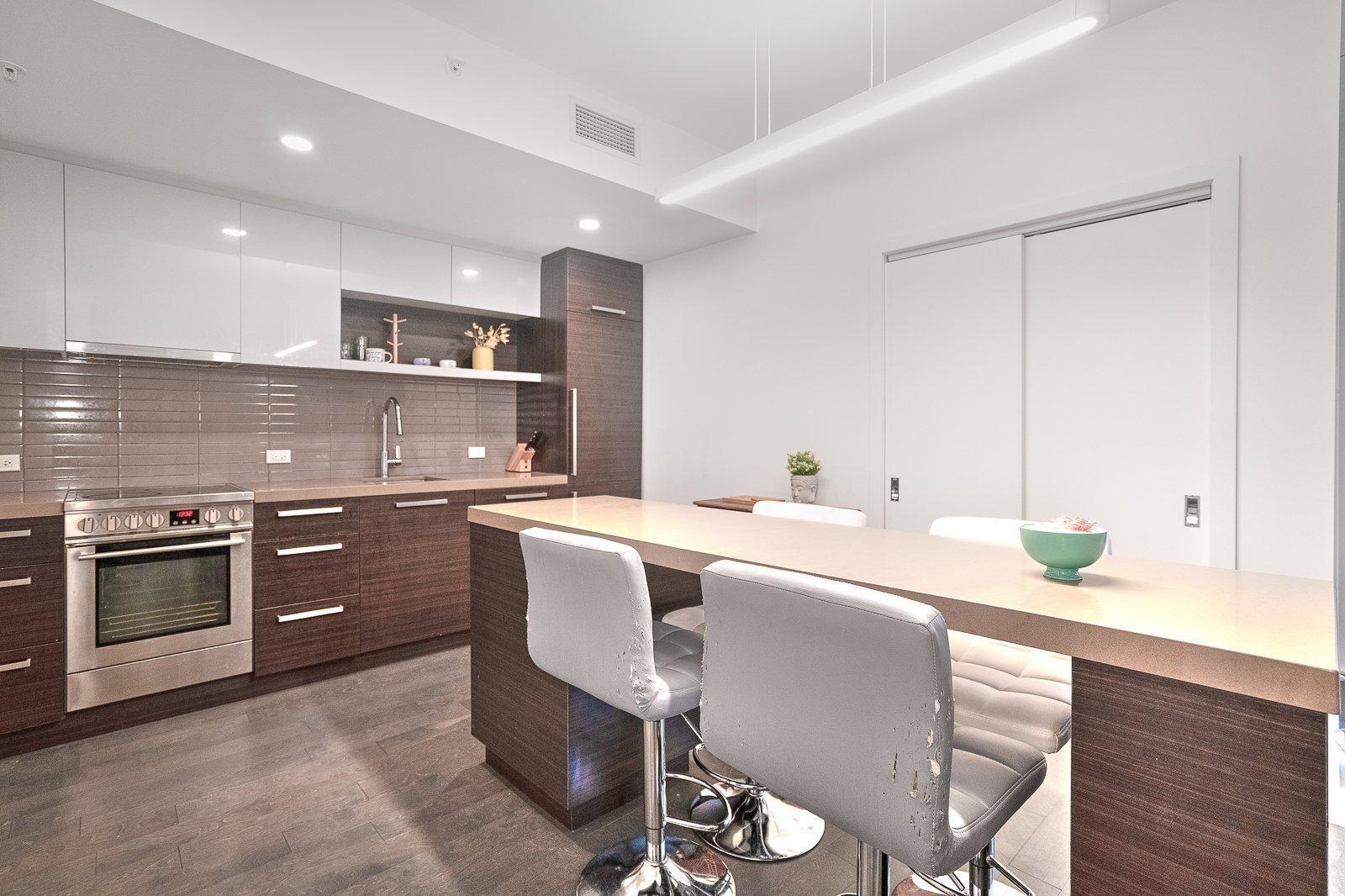 









1050


Rue Drummond

, 2210,
Montréal (Ville-Marie),




QC
H3B0G3

