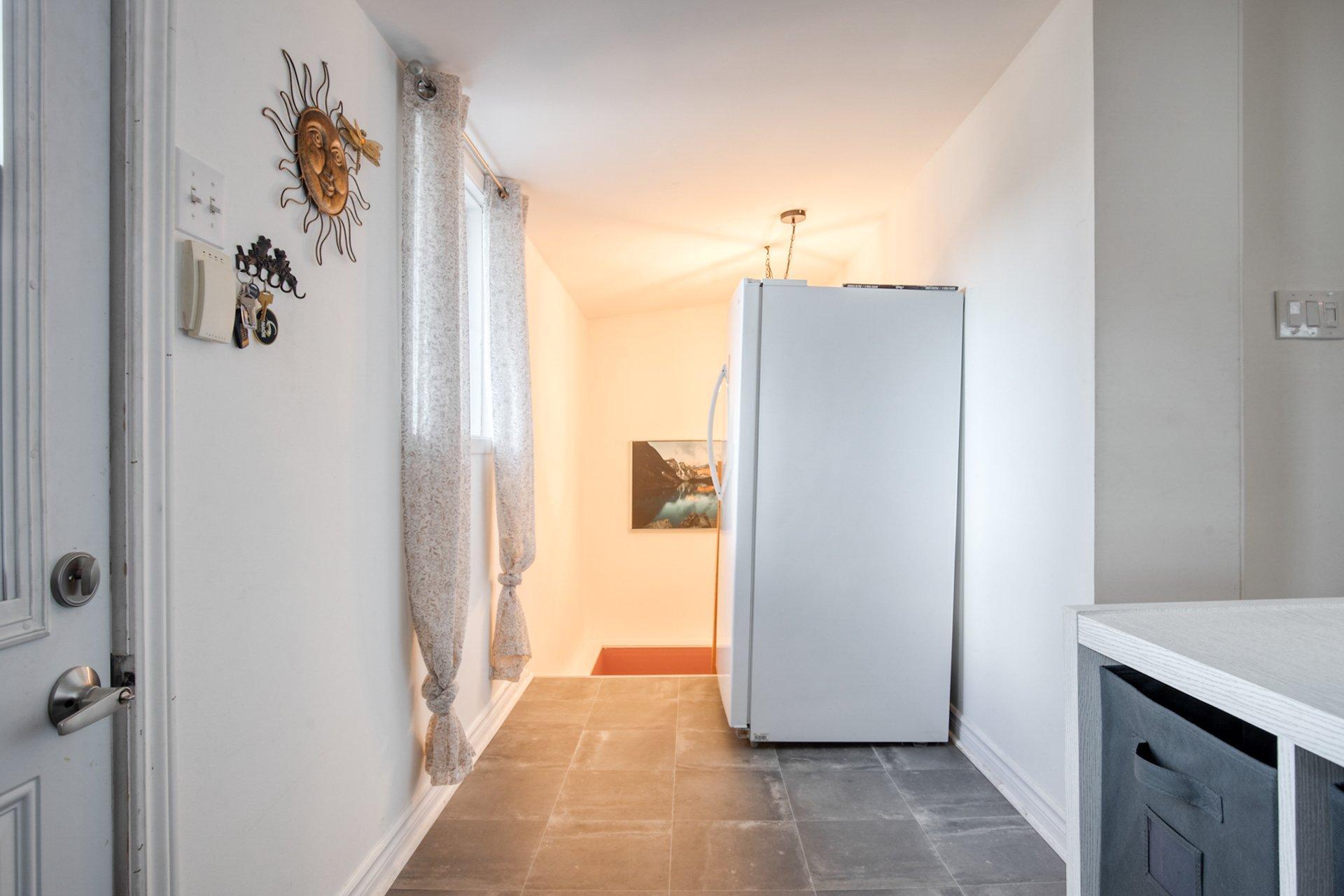 









528


6e Avenue

,
Saint-Jean-sur-Richelieu,




QC
J2X1R9

