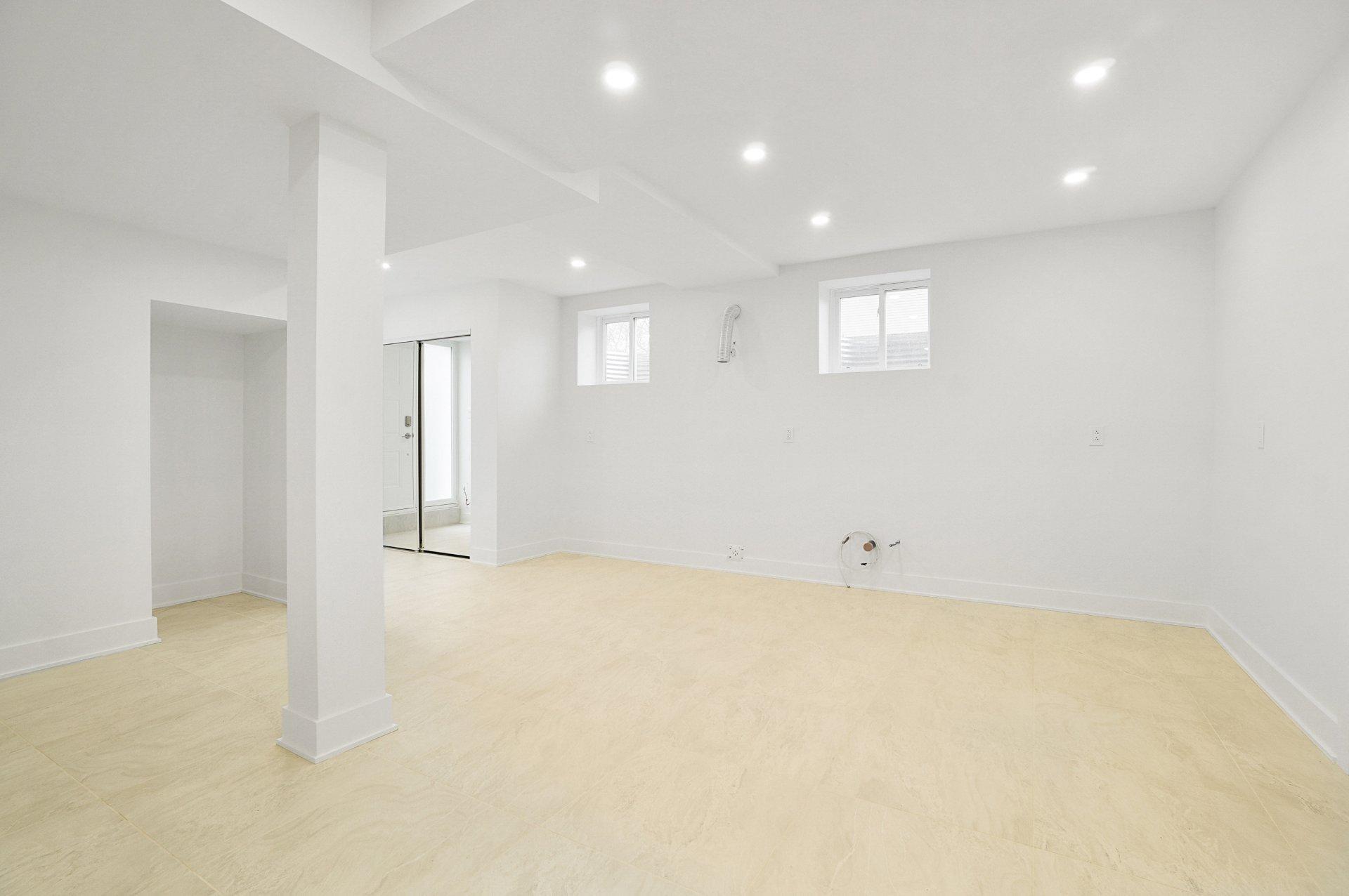 









17160


Boul. Gouin O.

,
Montréal (Pierrefonds-Roxboro),




QC
H9J1A3

