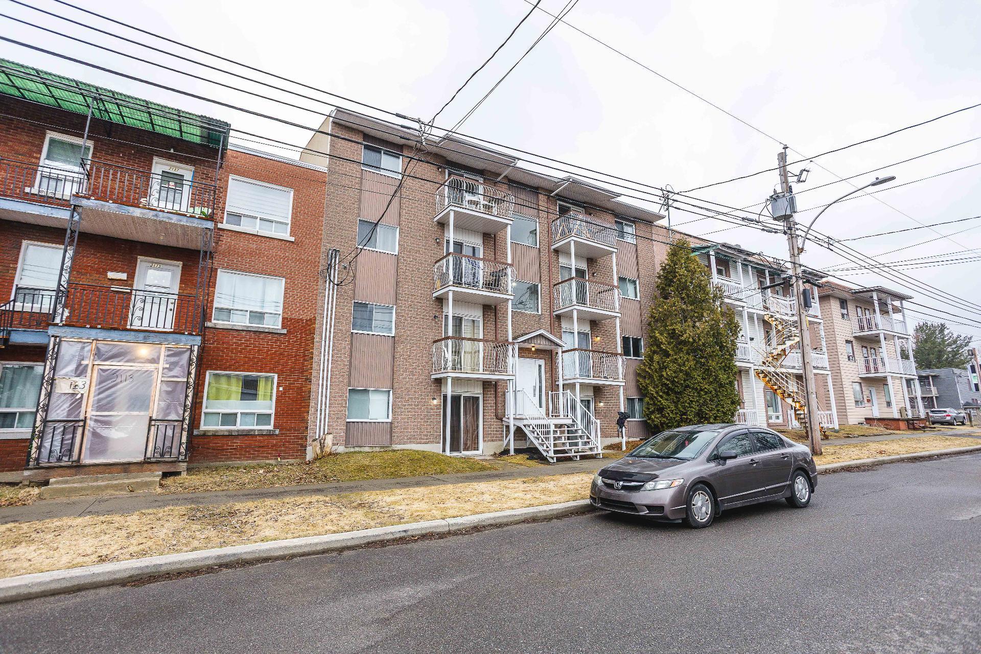 









2133


Rue St-Laurent

,
Shawinigan,




QC
G9N3C5

