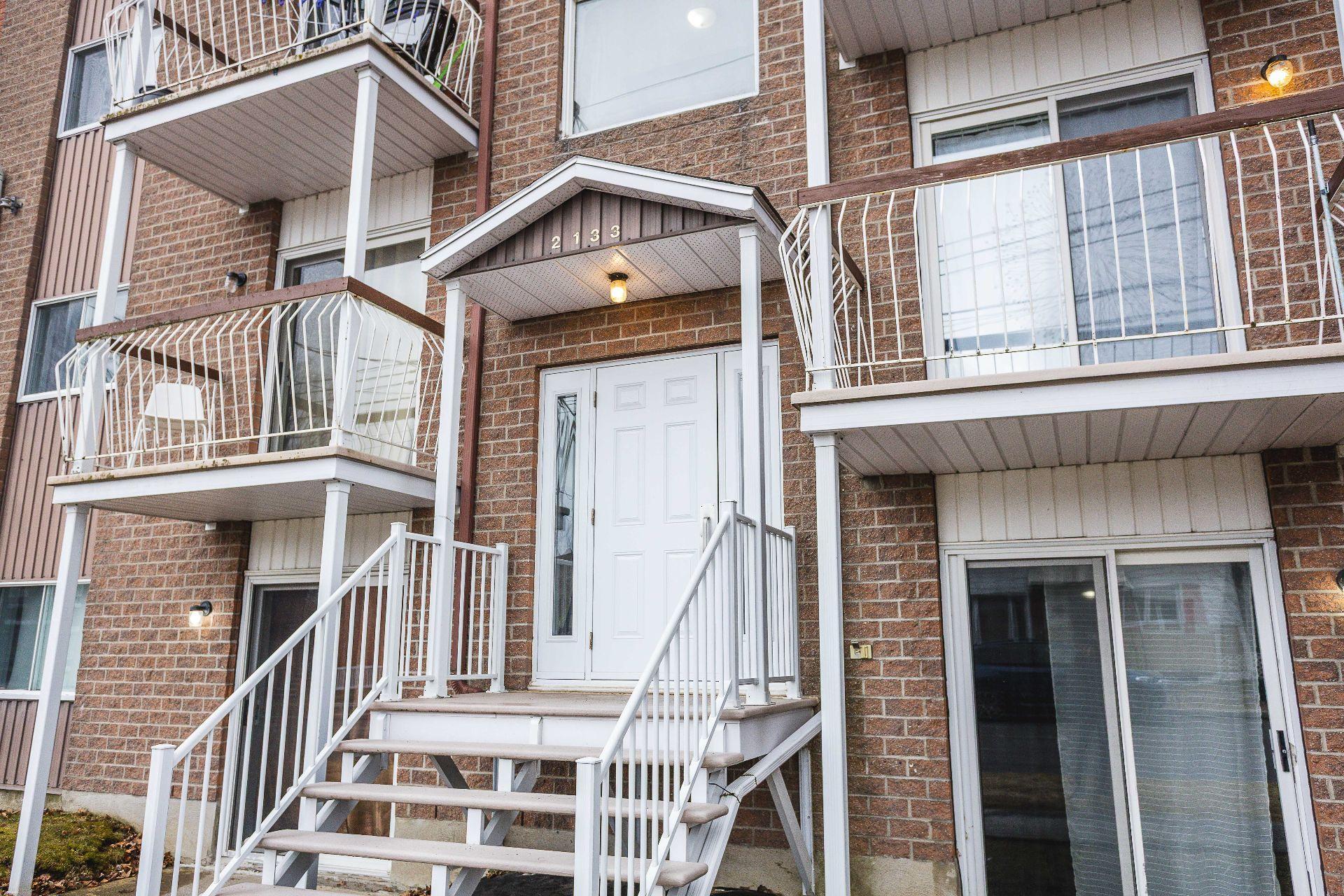 









2133


Rue St-Laurent

,
Shawinigan,




QC
G9N3C5


