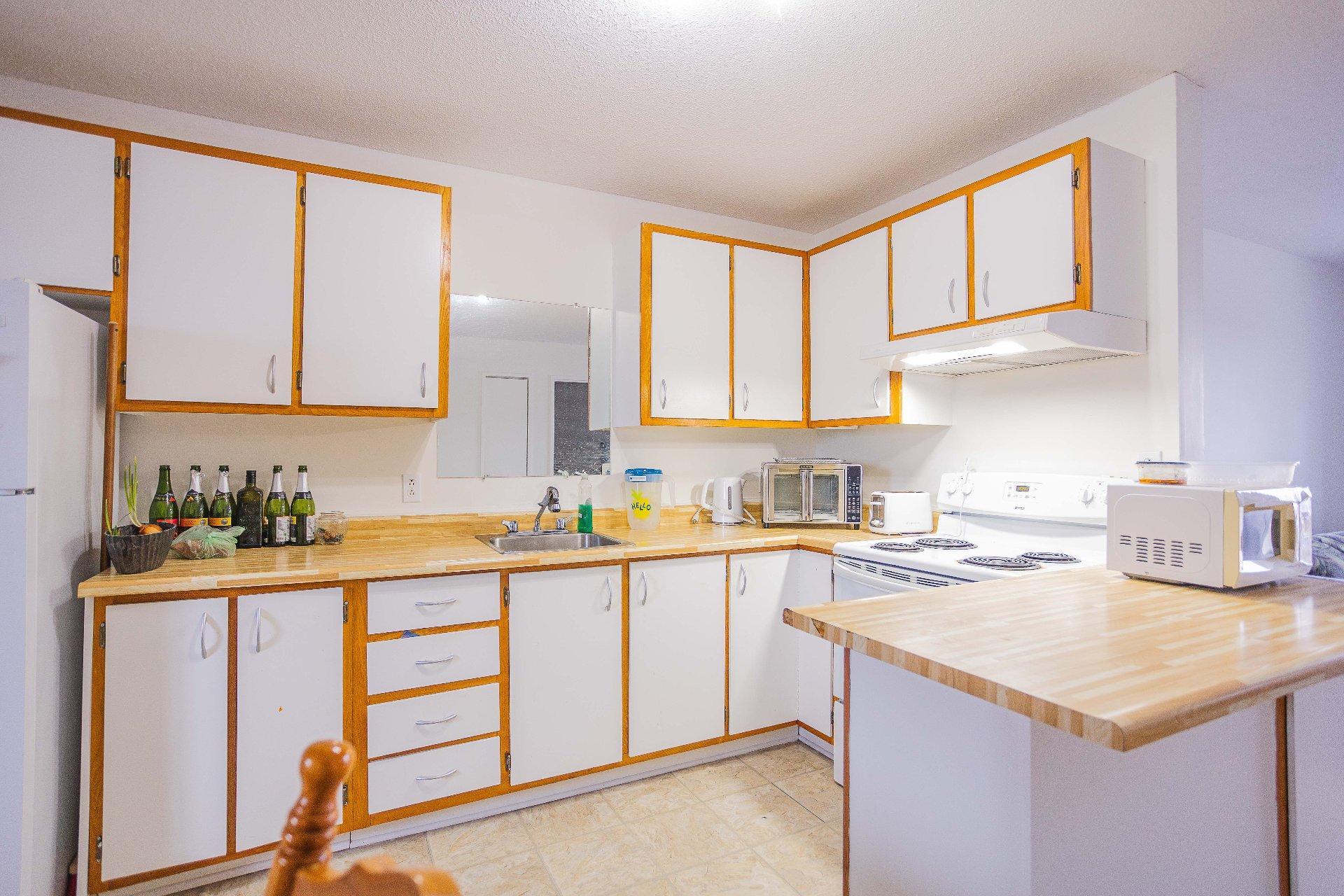 









2133


Rue St-Laurent

,
Shawinigan,




QC
G9N3C5

