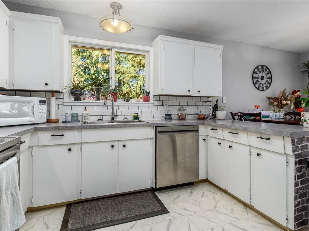 









4696


Gail

Cres,
Courtenay,




BC
V9N 5Y3

