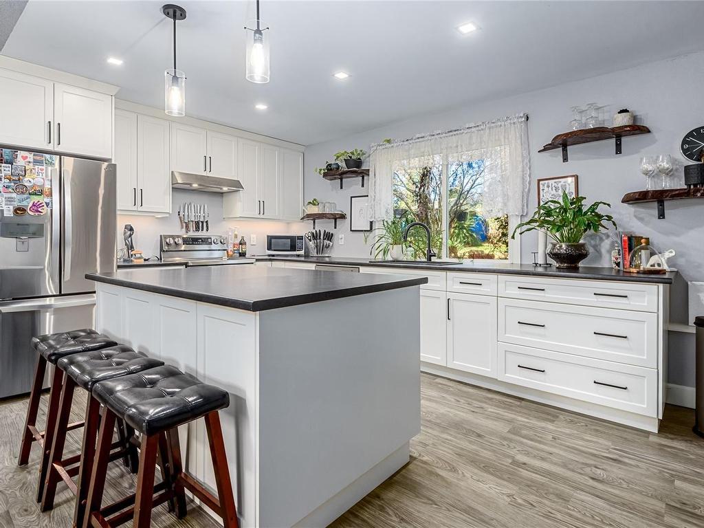 









4696


Gail

Cres,
Courtenay,




BC
V9N 5Y3

