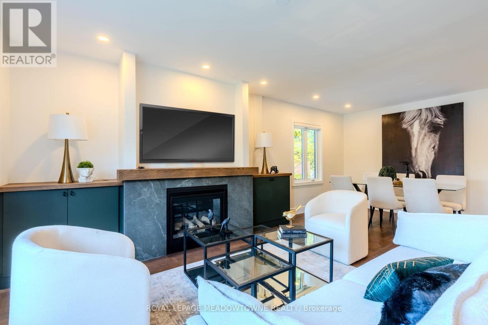 












319 EAST 16TH STREET

,
Hamilton,




Ontario
L9A4K1

