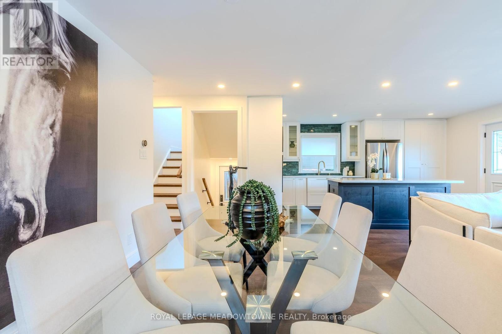 












319 EAST 16TH STREET

,
Hamilton,




Ontario
L9A4K1


