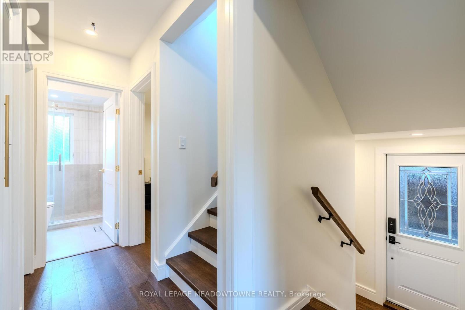 












319 EAST 16TH STREET

,
Hamilton,




Ontario
L9A4K1

