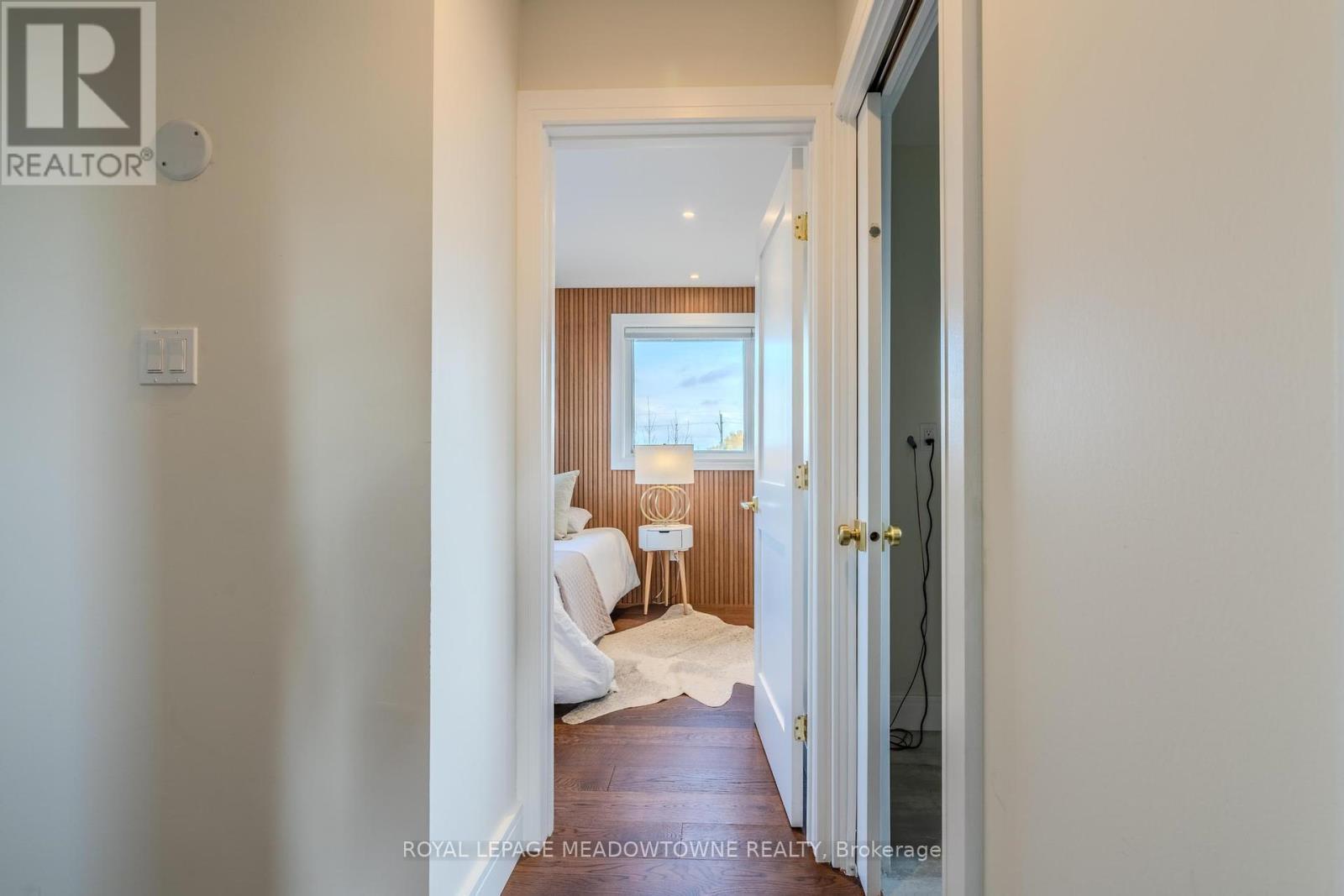 












319 EAST 16TH STREET

,
Hamilton,




Ontario
L9A4K1

