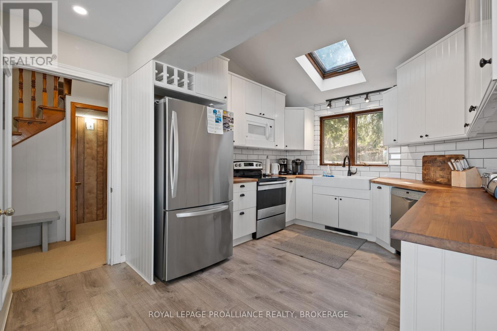 












4808 LEO LAKE ROAD

,
Kingston (City North of 401),




Ontario
K0H2N0

