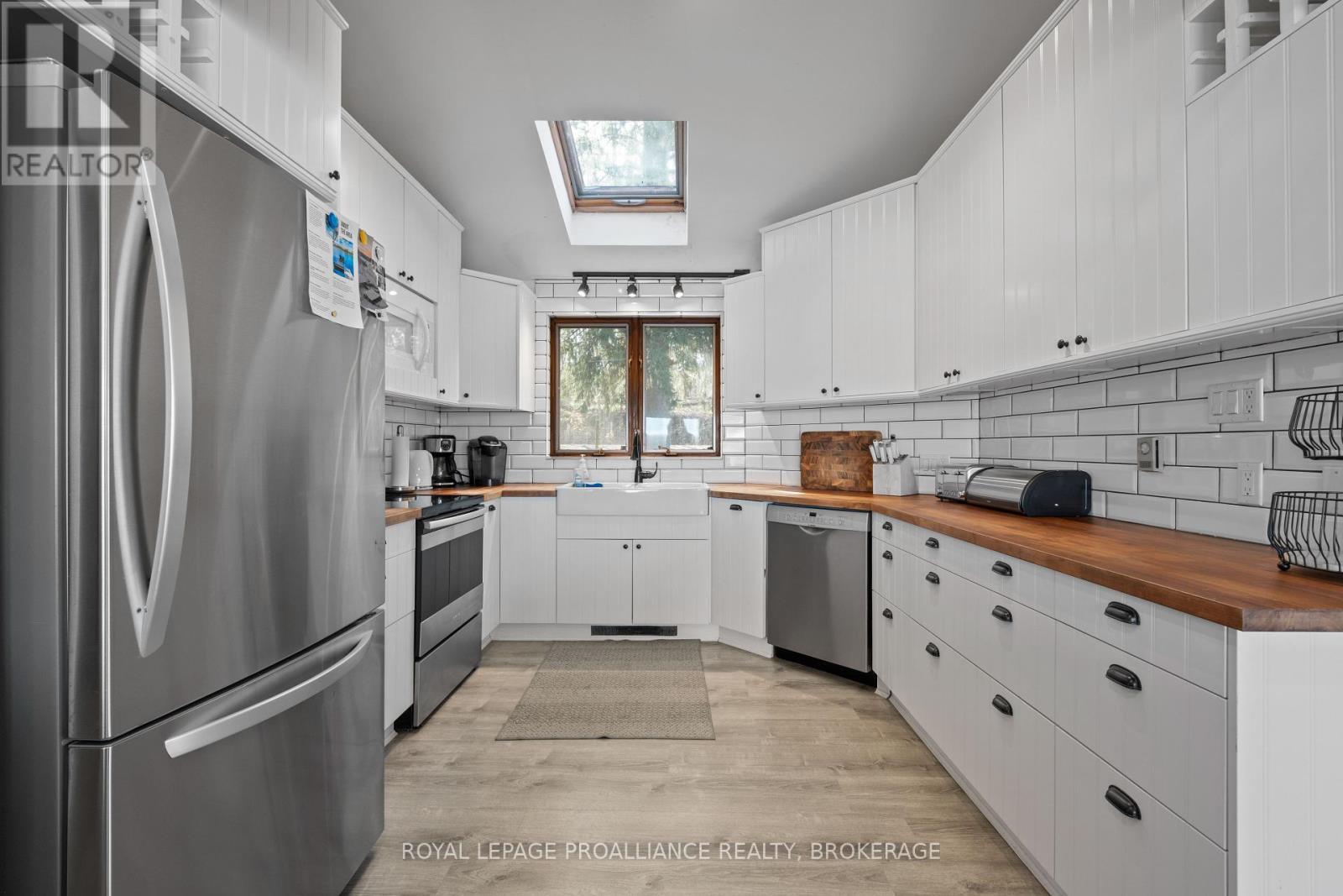 












4808 LEO LAKE ROAD

,
Kingston (City North of 401),




Ontario
K0H2N0


