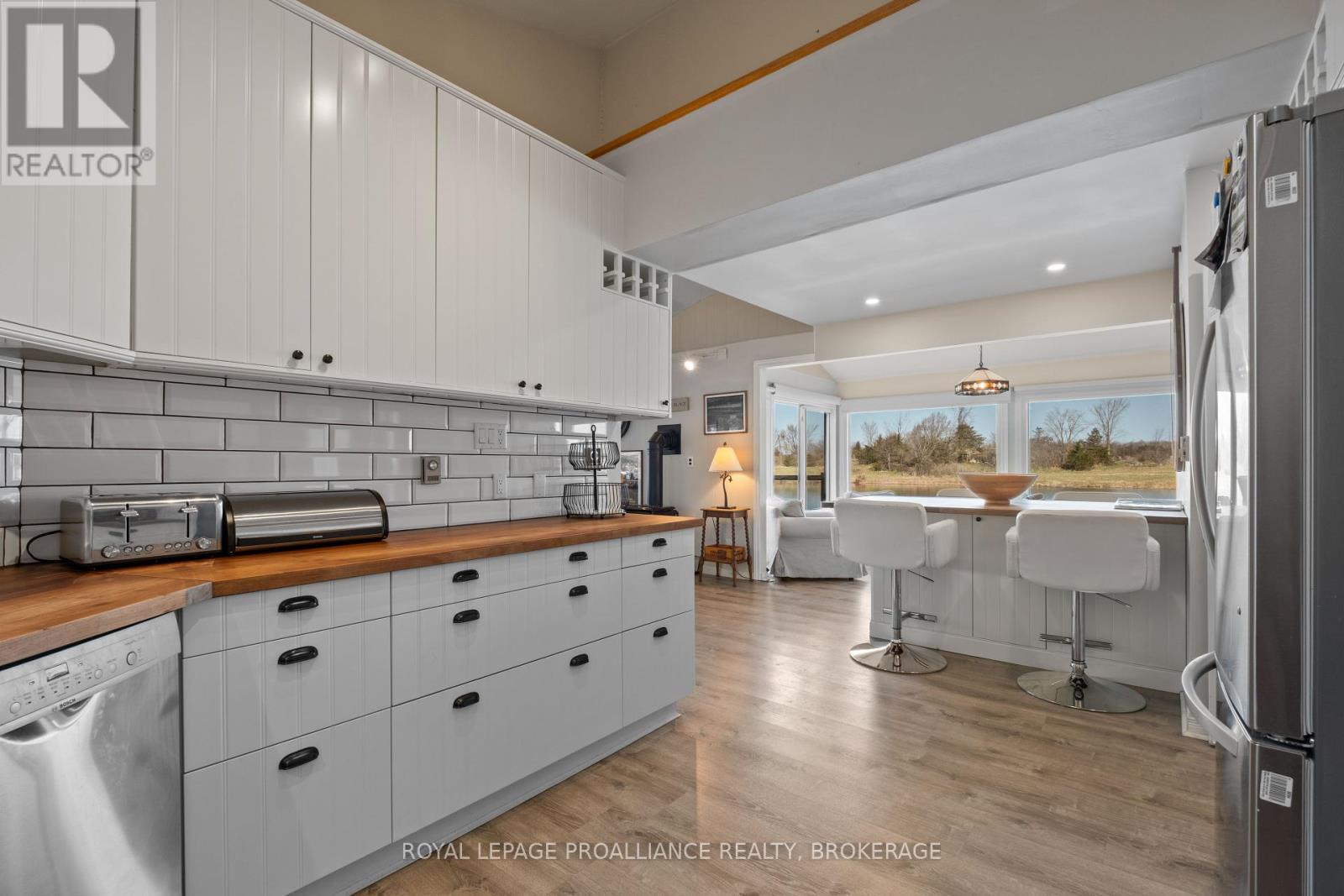 












4808 LEO LAKE ROAD

,
Kingston (City North of 401),




Ontario
K0H2N0

