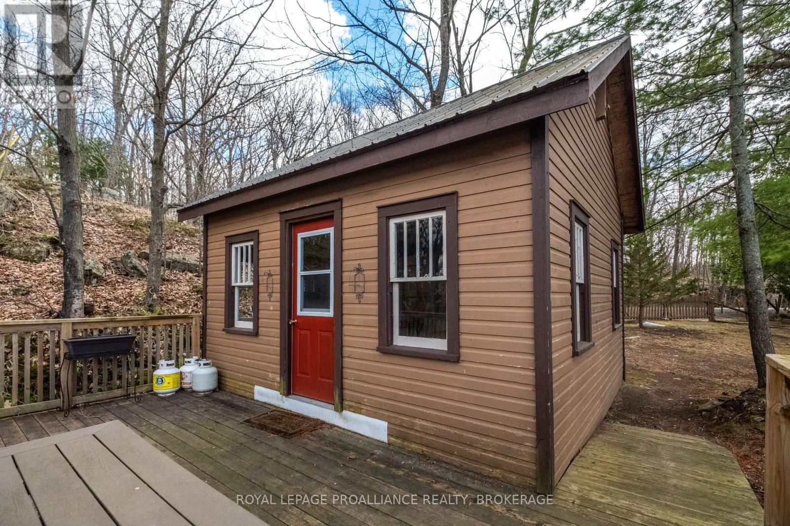 












4808 LEO LAKE ROAD

,
Kingston (City North of 401),




Ontario
K0H2N0


