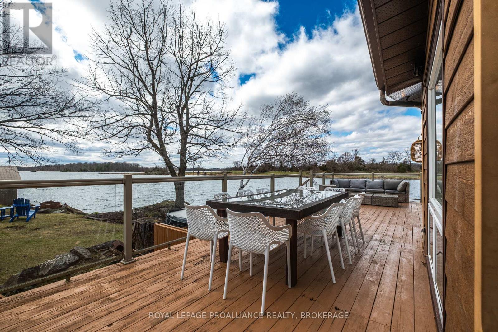 












4808 LEO LAKE ROAD

,
Kingston (City North of 401),




Ontario
K0H2N0


