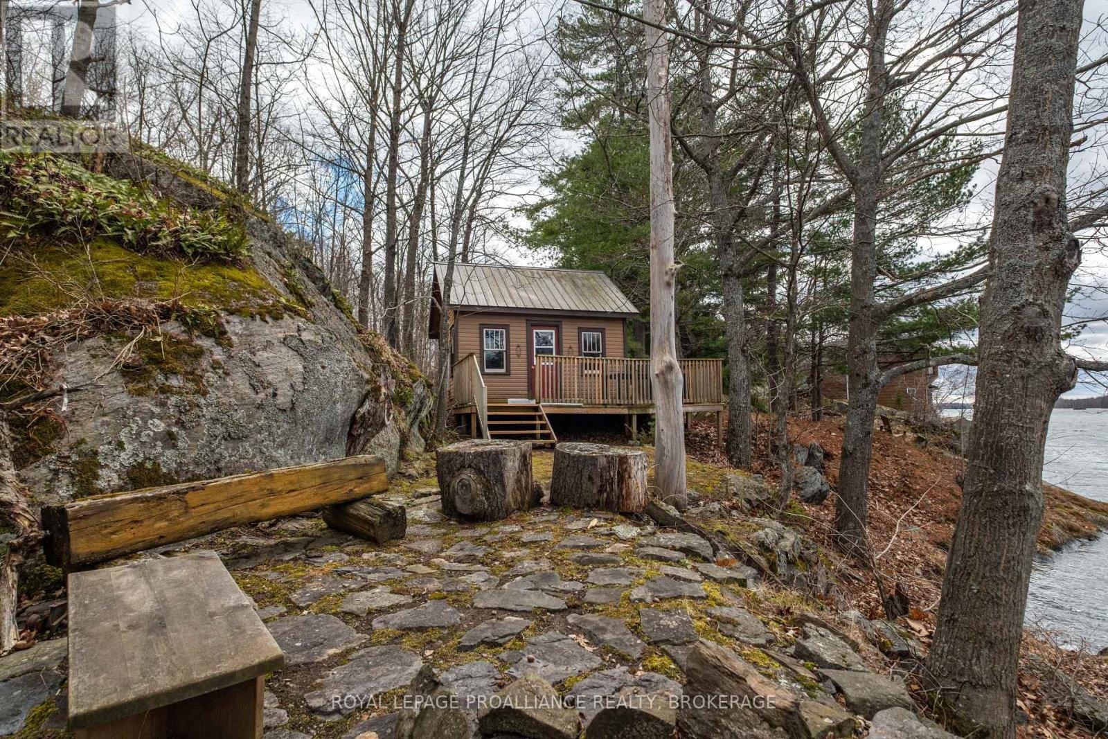 












4808 LEO LAKE ROAD

,
Kingston (City North of 401),




Ontario
K0H2N0

