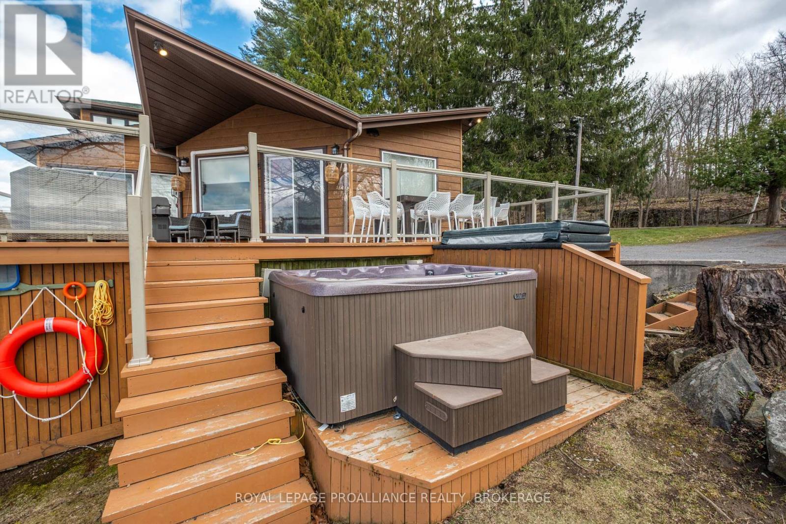 












4808 LEO LAKE ROAD

,
Kingston (City North of 401),




Ontario
K0H2N0

