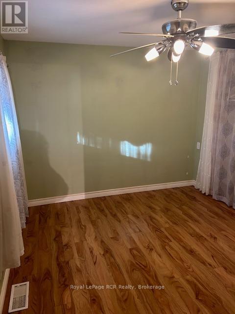 












90 SUSSEX SQUARE

,
Georgian Bluffs,




Ontario
N4K5N5

