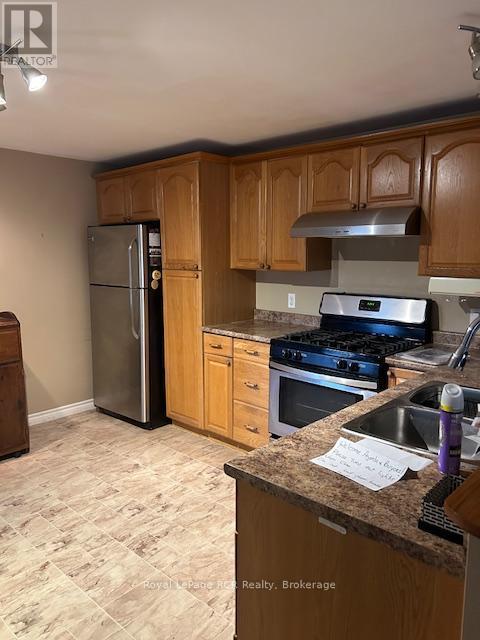 












90 SUSSEX SQUARE

,
Georgian Bluffs,




Ontario
N4K5N5

