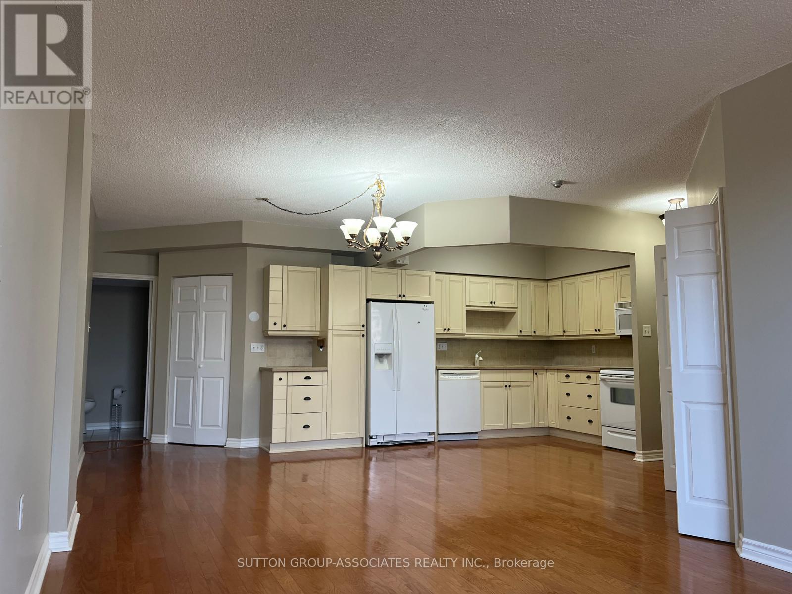 












103 - 1110 WALDEN CIRCLE

,
Mississauga,




Ontario
L5J4R3

