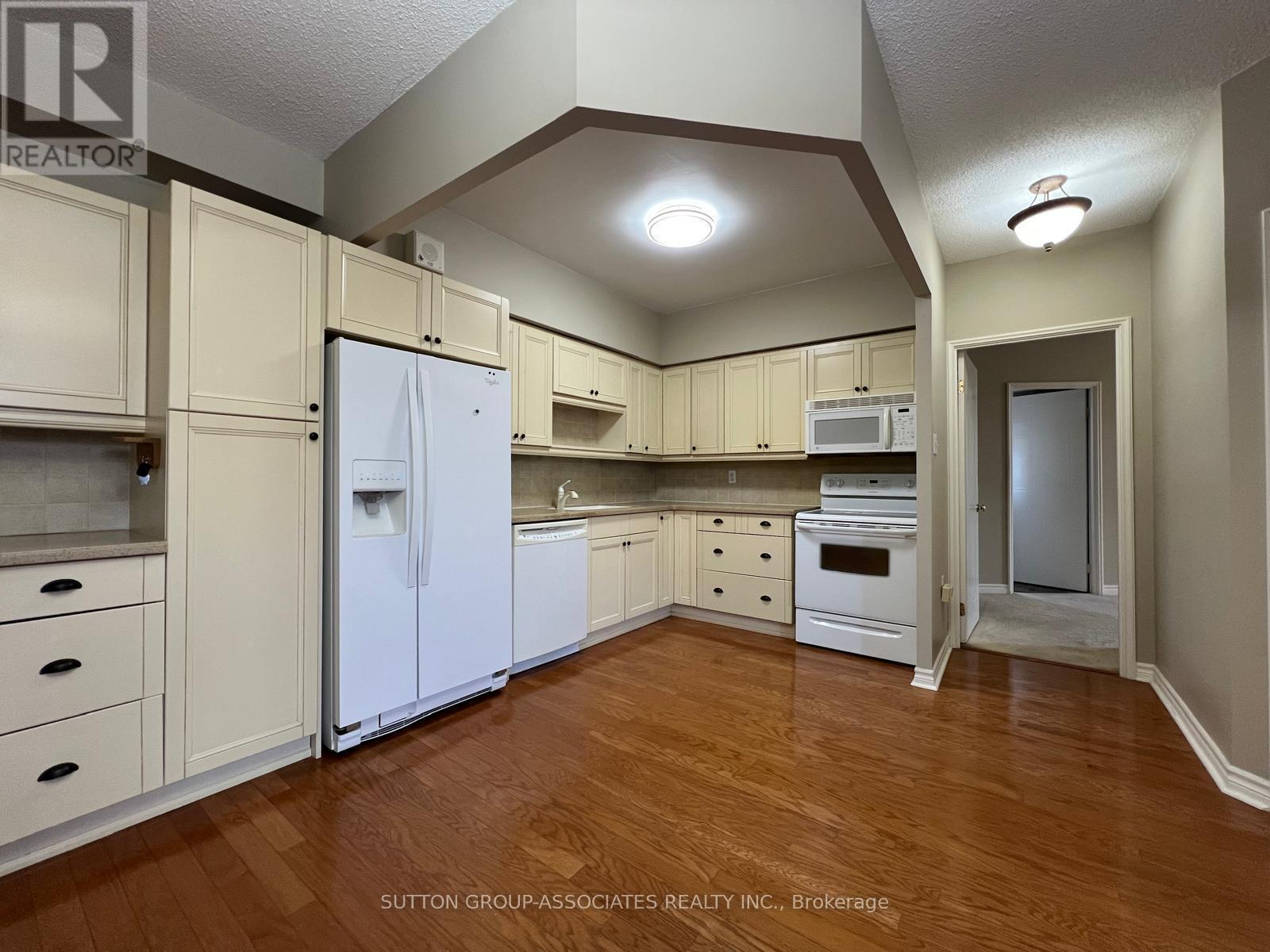 












103 - 1110 WALDEN CIRCLE

,
Mississauga,




Ontario
L5J4R3

