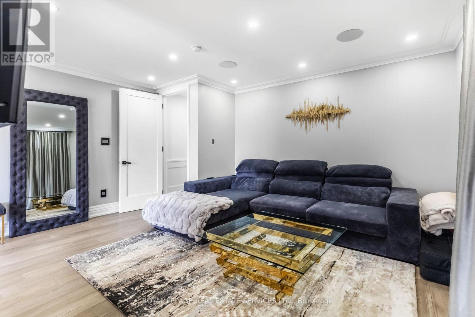 












12 JULIAN DRIVE

,
Brampton,




Ontario
L6P0L2

