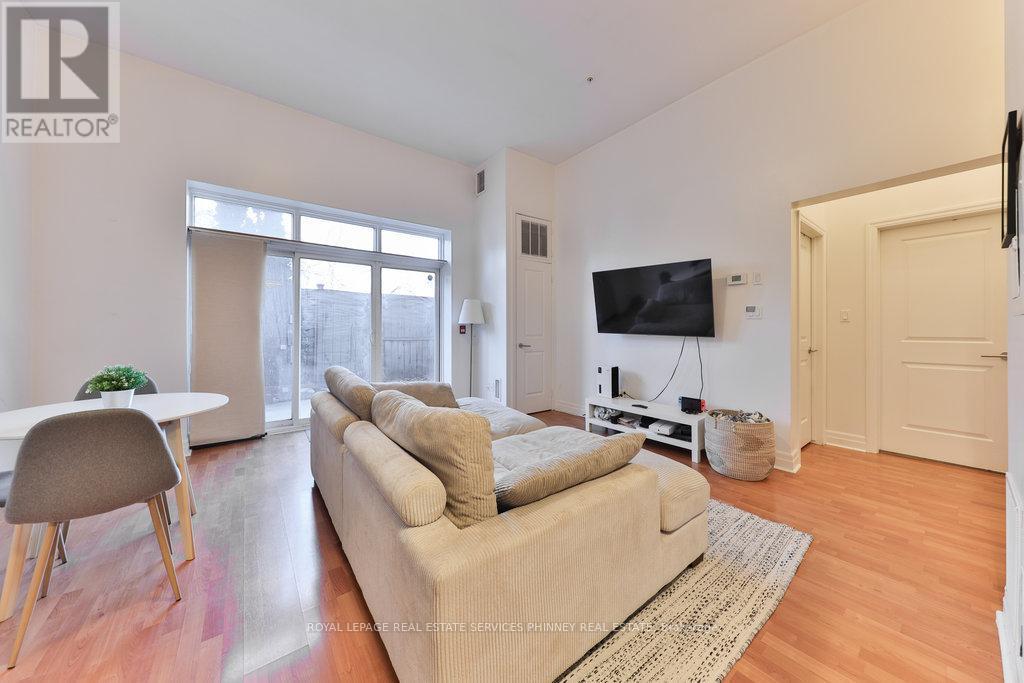 












105 - 459 KERR STREET

,
Oakville,




Ontario
L6K3C2

