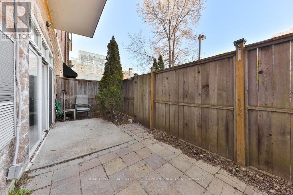 












105 - 459 KERR STREET

,
Oakville,




Ontario
L6K3C2

