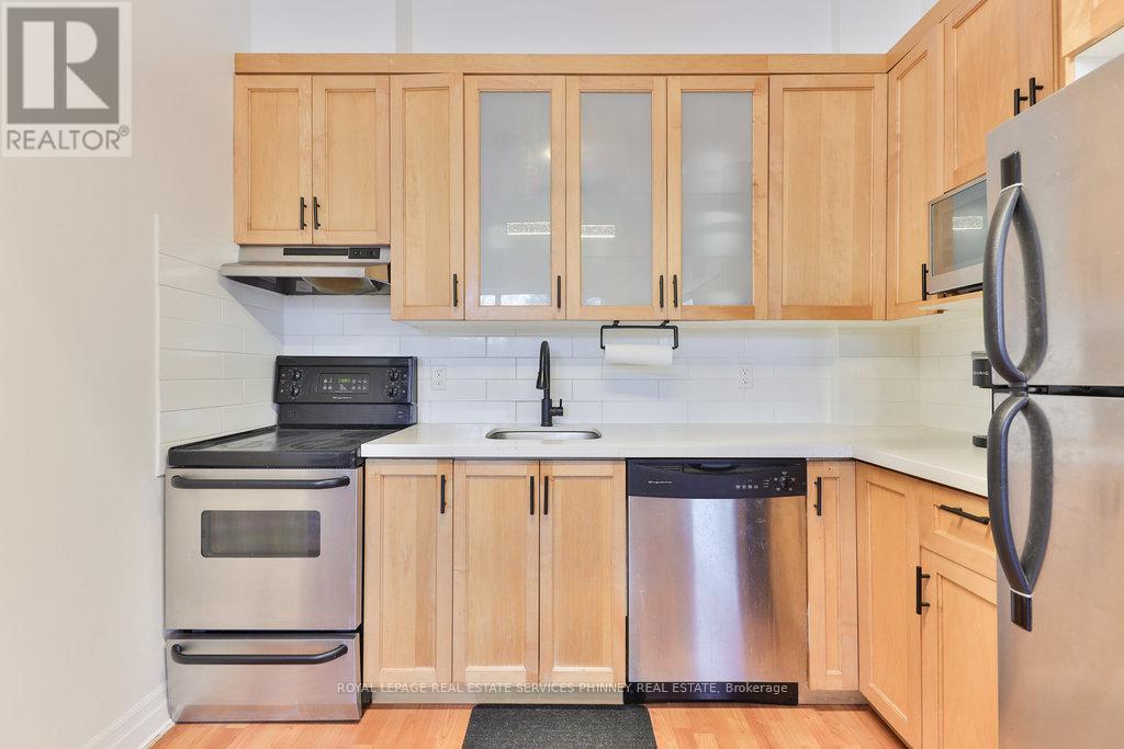 












105 - 459 KERR STREET

,
Oakville,




Ontario
L6K3C2

