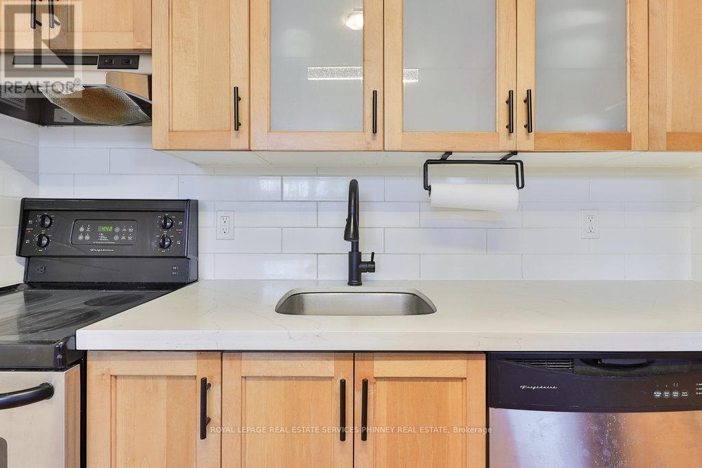 












105 - 459 KERR STREET

,
Oakville,




Ontario
L6K3C2


