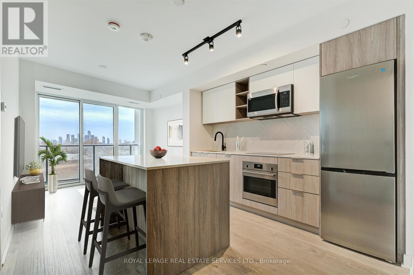 












523 - 36 ZORRA STREET

,
Toronto,




Ontario
M8Z4Z7

