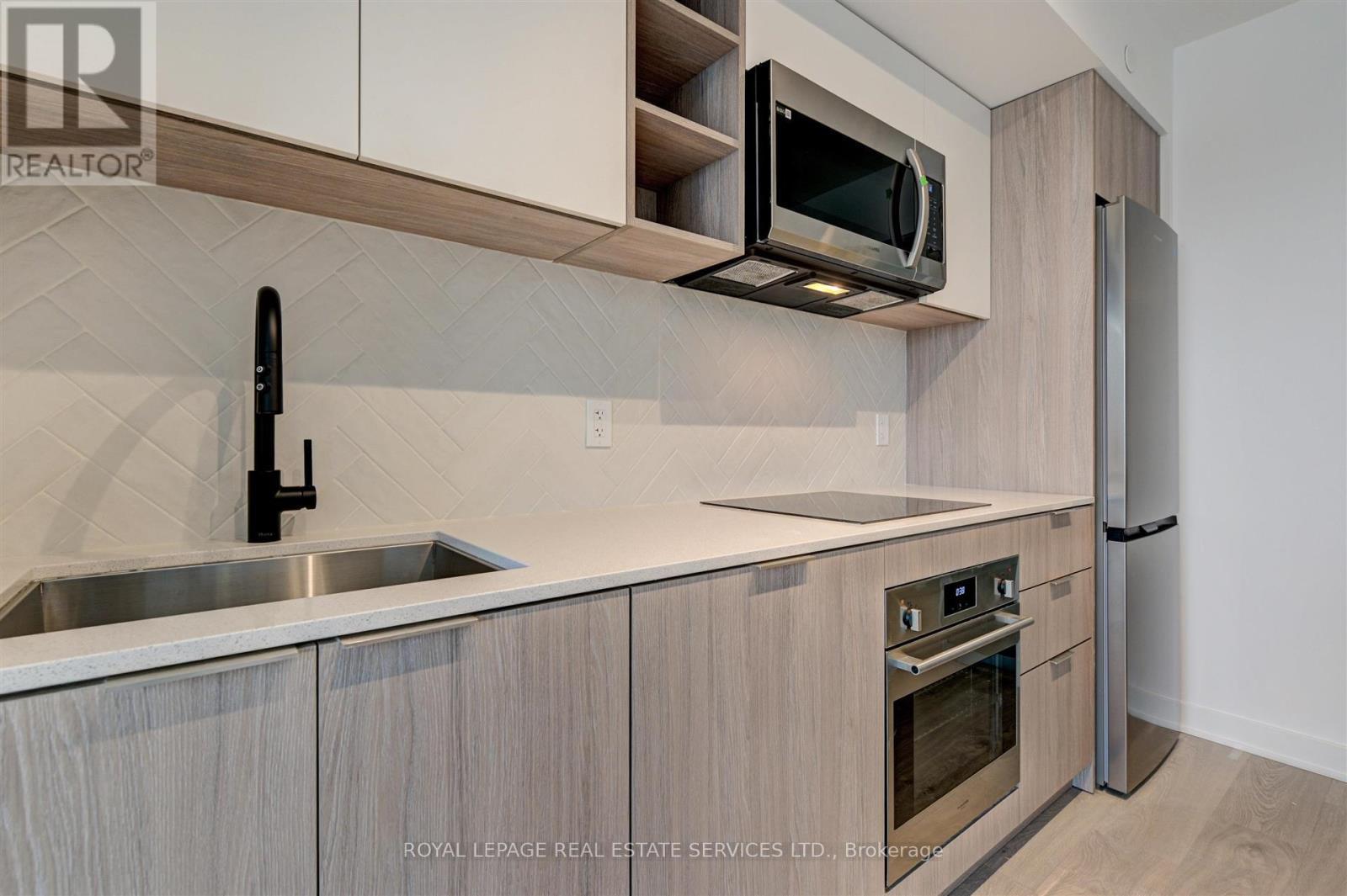 












523 - 36 ZORRA STREET

,
Toronto,




Ontario
M8Z4Z7

