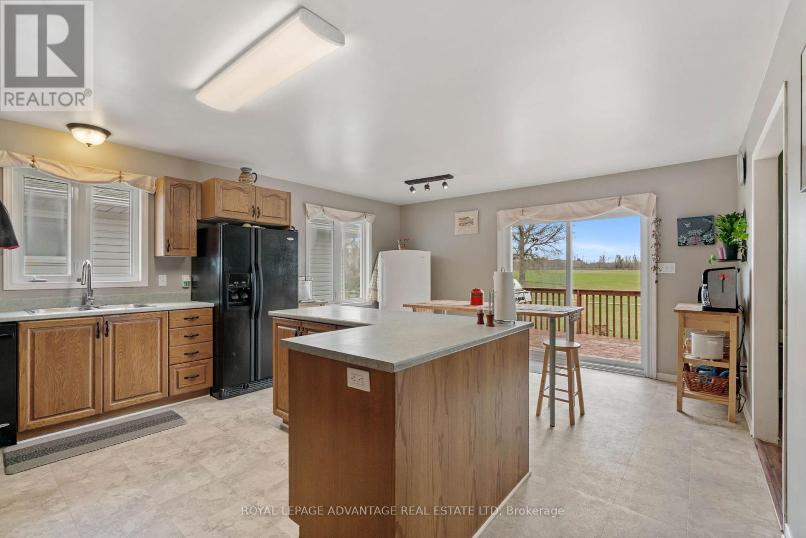 












264 GLENWOOD CRESCENT

,
Smiths Falls,




Ontario
K7A5L1

