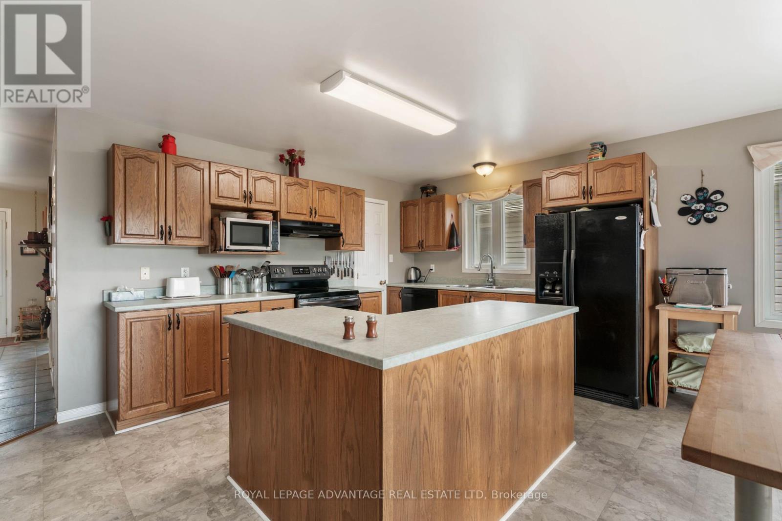 












264 GLENWOOD CRESCENT

,
Smiths Falls,




Ontario
K7A5L1

