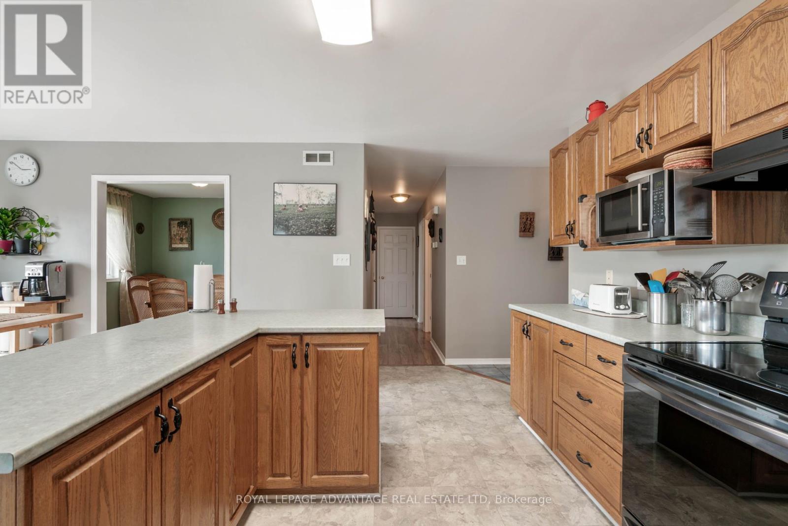 












264 GLENWOOD CRESCENT

,
Smiths Falls,




Ontario
K7A5L1

