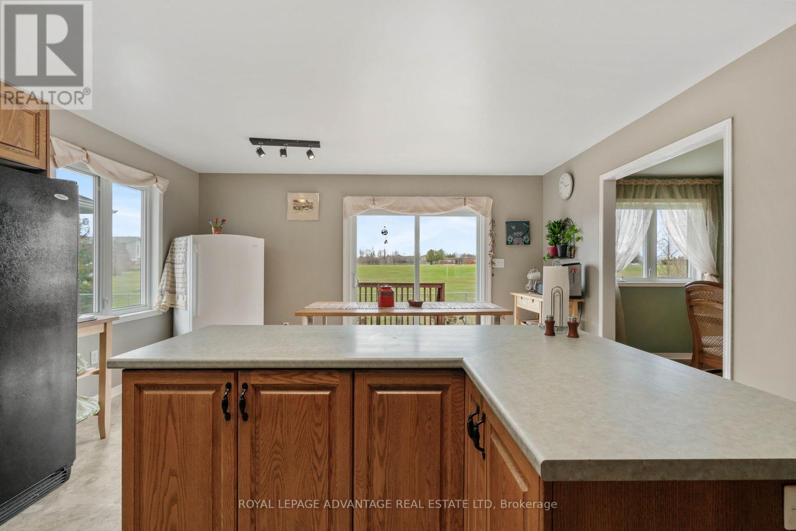 












264 GLENWOOD CRESCENT

,
Smiths Falls,




Ontario
K7A5L1

