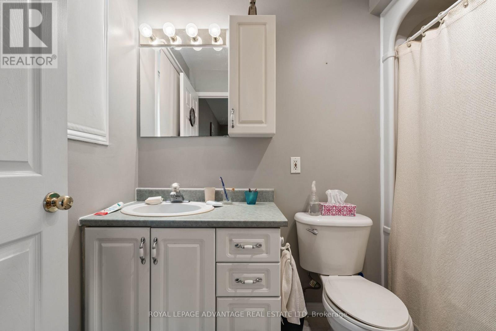 












264 GLENWOOD CRESCENT

,
Smiths Falls,




Ontario
K7A5L1

