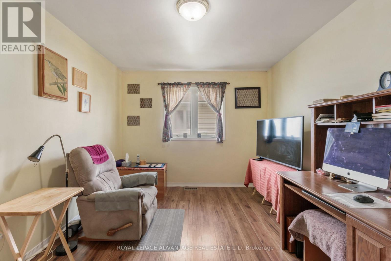 












264 GLENWOOD CRESCENT

,
Smiths Falls,




Ontario
K7A5L1

