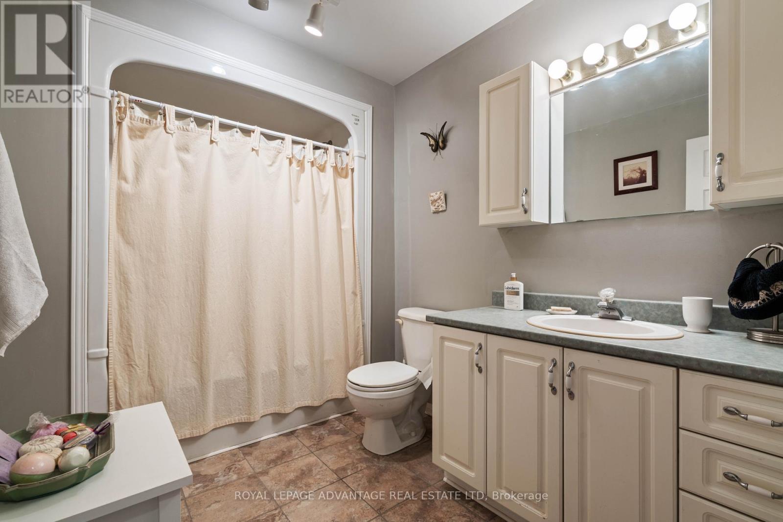 












264 GLENWOOD CRESCENT

,
Smiths Falls,




Ontario
K7A5L1

