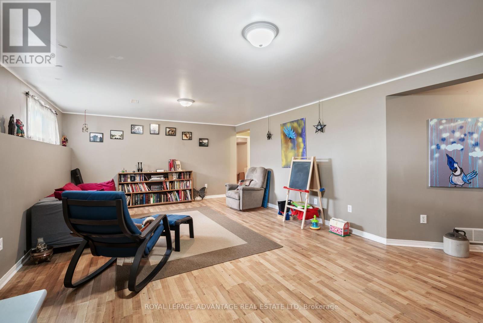 












264 GLENWOOD CRESCENT

,
Smiths Falls,




Ontario
K7A5L1

