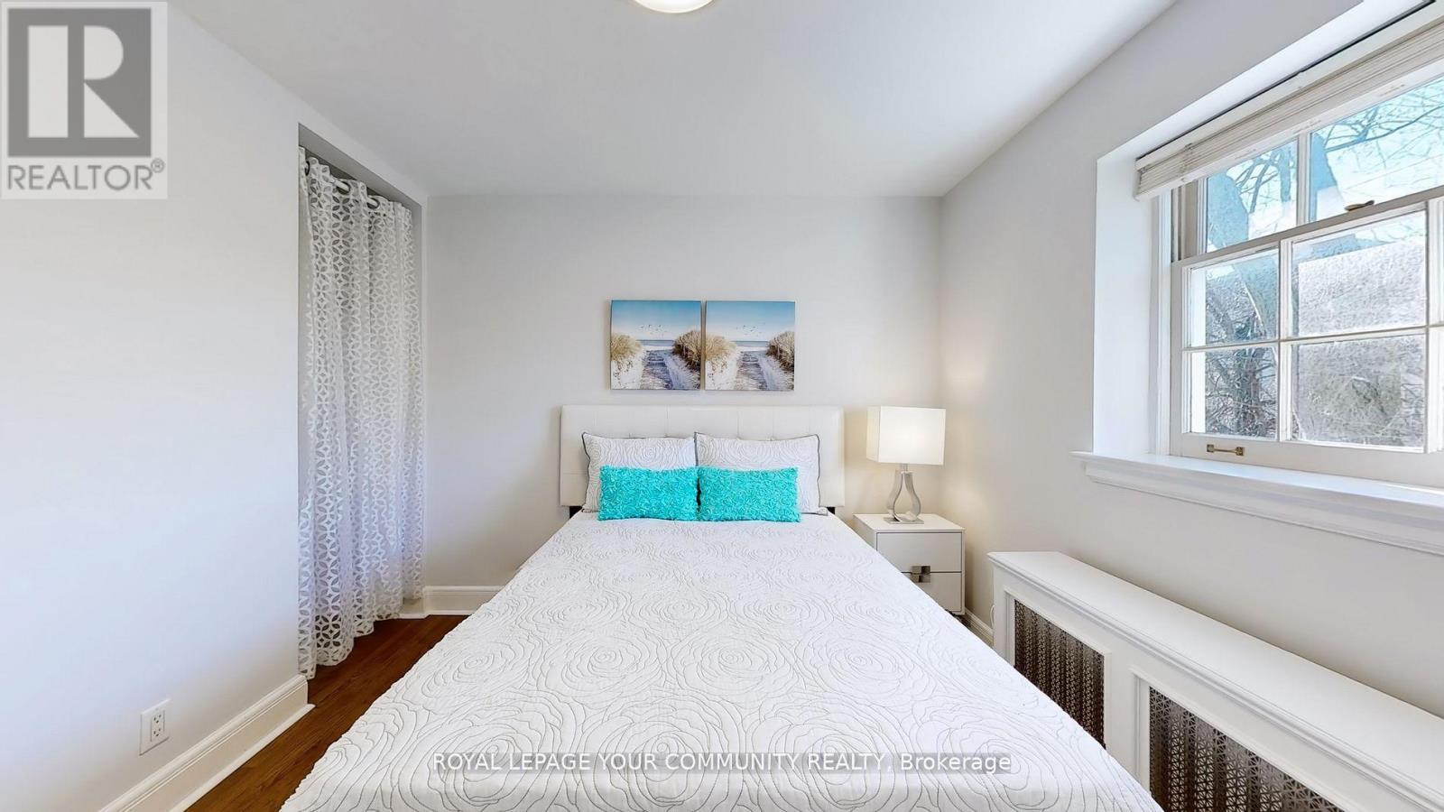 












19 STRATHGOWAN CRESCENT

,
Toronto,




Ontario
M4N2Z6

