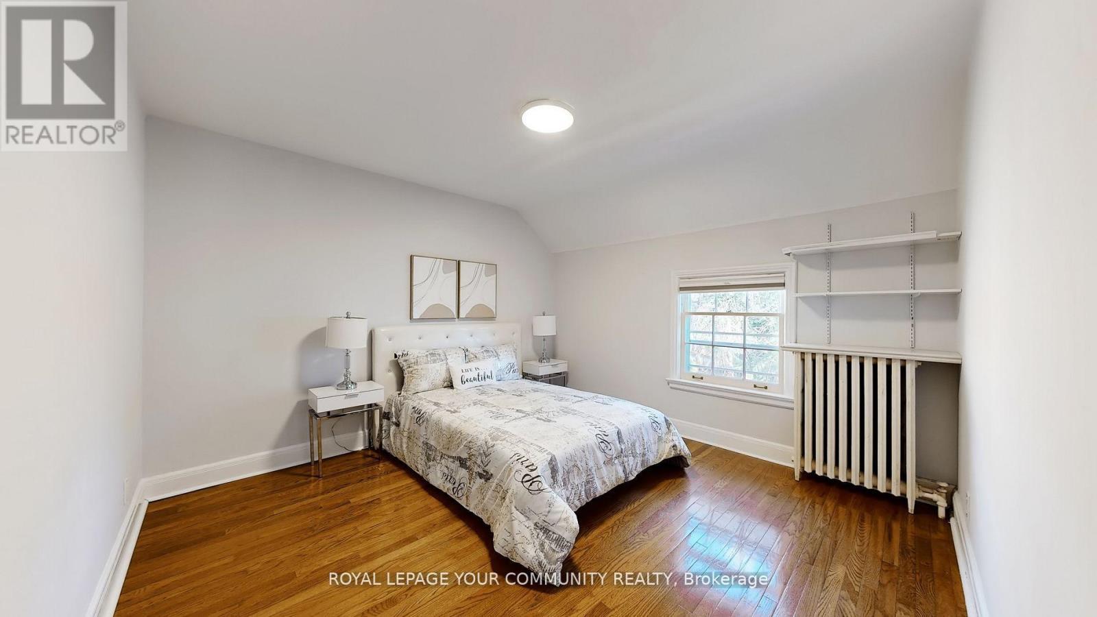 












19 STRATHGOWAN CRESCENT

,
Toronto,




Ontario
M4N2Z6

