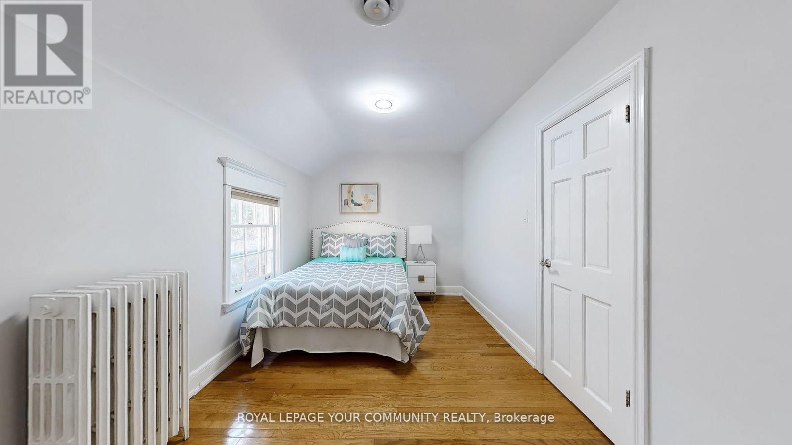 












19 STRATHGOWAN CRESCENT

,
Toronto,




Ontario
M4N2Z6

