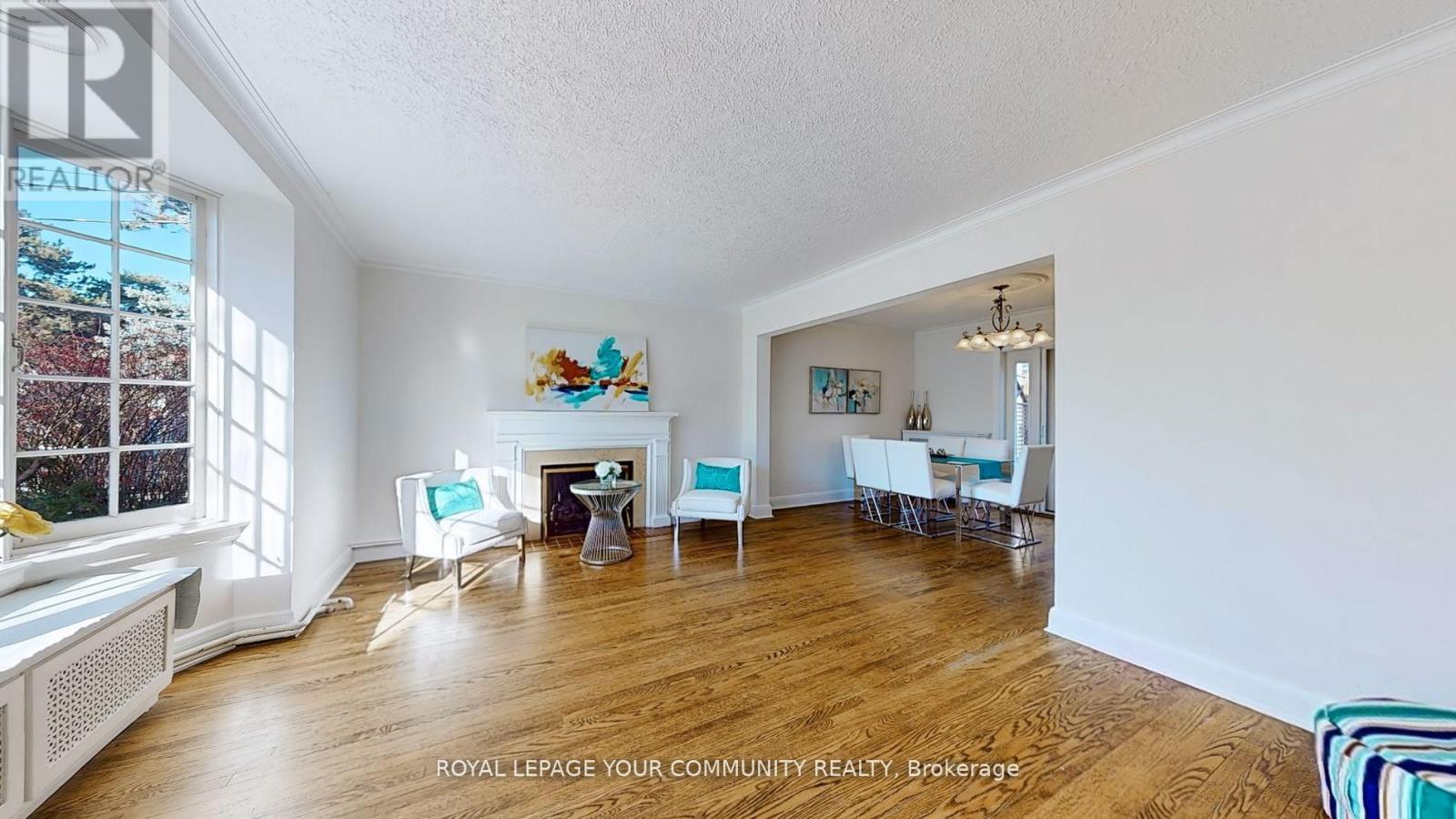 












19 STRATHGOWAN CRESCENT

,
Toronto,




Ontario
M4N2Z6

